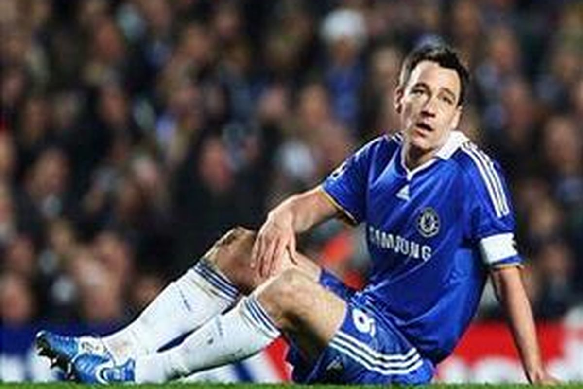 John Terry absen saat Inggris menghadapi Montenegro, Selasa (12/10/2010), karena cedera punggung.