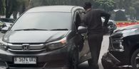 Viral Pria Diduga Cek Nomor Rangka Mobil Parkir di GBK, PPK Lakukan Investigasi