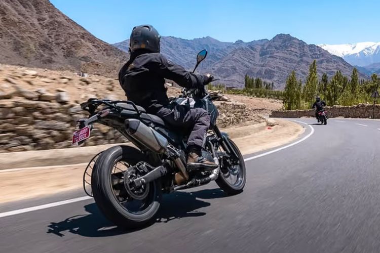 Royal Enfield Himalayan 750