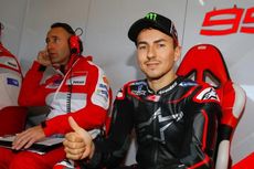 Stoner Jelajahi Sirkuit Sepang dengan Ducati GP17