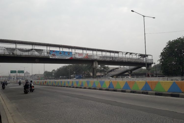 Jembatan Penyeberangan Orang (JPO) Ampera di Jalan Yos Sudarso, dekat Kantor Wali Kota Jakarta Utara, Rabu (8/8/2018).