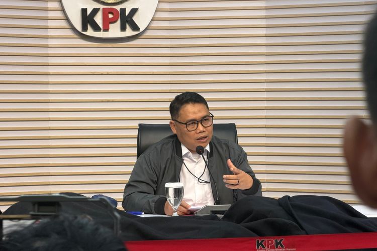 Selain Bupati Etik Suryani, KPK Tetapkan 2 Pejabat Pemkab Sukoharjo Tersangka Pemerasan