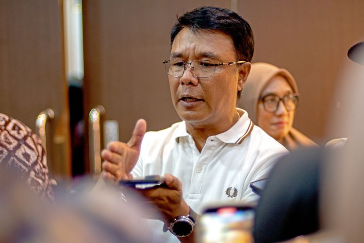 DLH Surabaya Minta PT Wastec Bersihkan Tumpukan Limbah Medis di Saluran Air