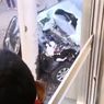Mobil Tertabrak KRL di Perlintasan Rel TPU Tanah Kusir, Kaca Pecah dan Bemper Ringsek