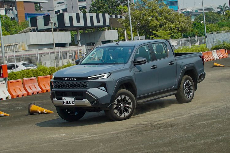 Toyota Investasi Rp64 Triliun untuk Pindahkan Produksi Kendaraan Pikap
