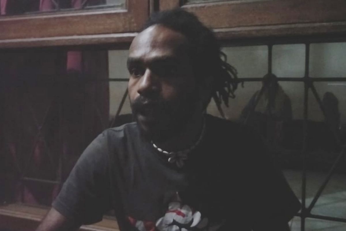 Ketua Paguyuban Mahasiswa Papua Jabodetabek daj Bandung Gideon M Adii saat ditemui di Asrama Mahasiswa Kabupaten Yahukimo, Kramat Jati, Jakarta Timur, Selasa (20/8/2019).
