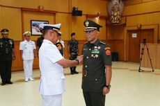 Kapuspen TNI Laksda Julius Sertijab Wakapuspen yang Baru