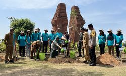 Di KCBN Trowulan, Siap Darling dan 150 Mahasiswa Tanam 6.208 Pohon