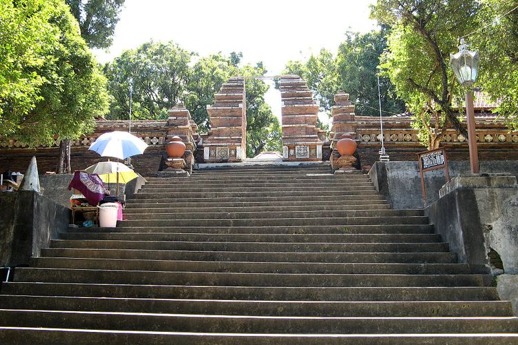 Kompleks Makam Raja-raja Mataram Islam di Imogiri.