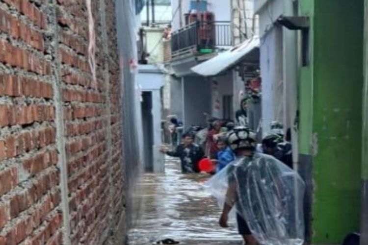 Kampung Lapang, Desa Sariwangi, Parongpong, Bandung Baratvditerjang banjir bandang pada Selasa (4/10/2022).