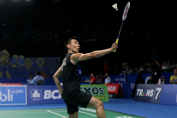 Pemain tunggal putra Malaysia, Lee Chong Wei bertanding melawan pemain tunggal putra India, Prannoy Haseena Sunil Kumar pada pertandingan babak kedua BCA Indonesia Open Super Series Premier 2017 di Plenary Hall, Jakarta Convention Center, Kamis (15/6/2017). Lee Chong Wei gagal melaju ke perempat final setelah kalah dengan skor 10-21 dan 18-21.