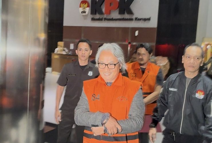 Pakai Rompi Tahanan KPK, Kepala KPP Banjarmasin Mulyono Akui Terima Suap