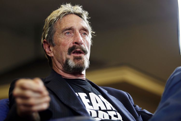 Foto tanggal 9 September 2015 menampilkan John McAfee saat mengumumkan pencalonan dirinya sebagai presiden Amerika Serikat di Opelika, Alabama.