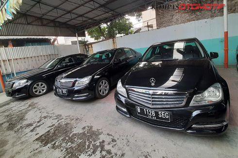 Komparasi Sedan Mewah Eks Taksi Mercy dan Camry, Pilih Mana?