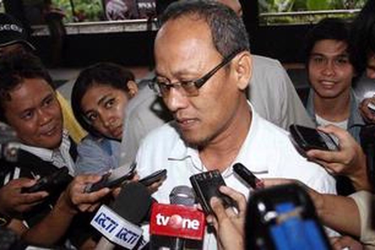 Tersangka kasus dugaan korupsi proyek Hambalang, Deddy Kusdinar memenuhi panggilan pemeriksaan Komisi Pemberantasan Korupsi, Senin (15/10/2012). 