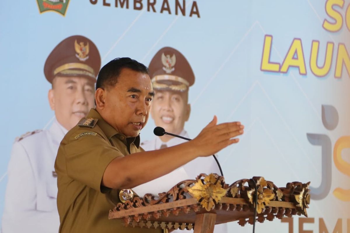  Bupati Jembrana I Nengah Tamba dalam acara soft launching program JSDDD bertempat di Wantilan Pura Jagatnatha, Senin (29/8/2022).
