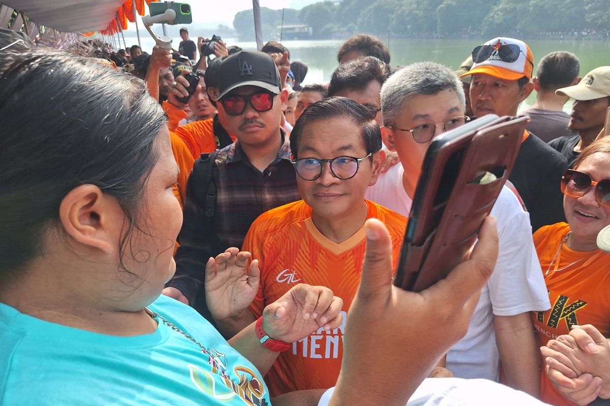 Warga Padati Danau Sunter saat Pramono Anung Kampanye Pagi Ini