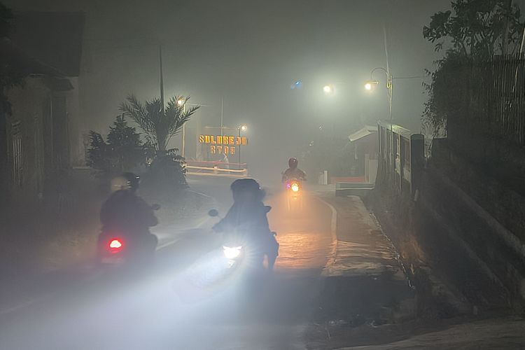 Asap TPA Putri Cempo Solo Selimuti Permukiman, Warga Batasi Aktivitas Luar Rumah