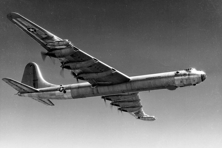 Pesawat Convair B-36 ?Peacemaker? menjadi calon andalan baru pesawat pembom antarbenua sejati pertama, yang mampu membawa senjata nuklir ke bagian mana pun di dunia. 
