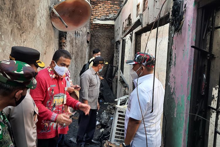 Lokasi kebakaran di permukiman padat penduduk di Jalan Pisangan Baru III, RT 003/006 Kelurahan Pisangan Baru, Kecamatan Matraman, Jakarta Timur, Kamis (25/3/2021) pagi. Sebanyak 10 orang tewas.