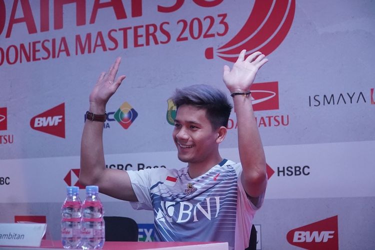 Salah satu wakil Indonesia, Yeremia Erich Yoche Yacob Rambitan (ganda putra), berbicara dalam sesi konferensi pers menjelang Indonesia Masters 2023 di Istora Senayan, Jakarta, pada Senin (23/1/2023) sore WIB.