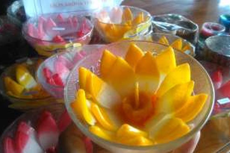 Lilin aromatherapy, salah stau produk kreatif dari peserta Program Keluarga Harapan di Kabupaten Malang.
