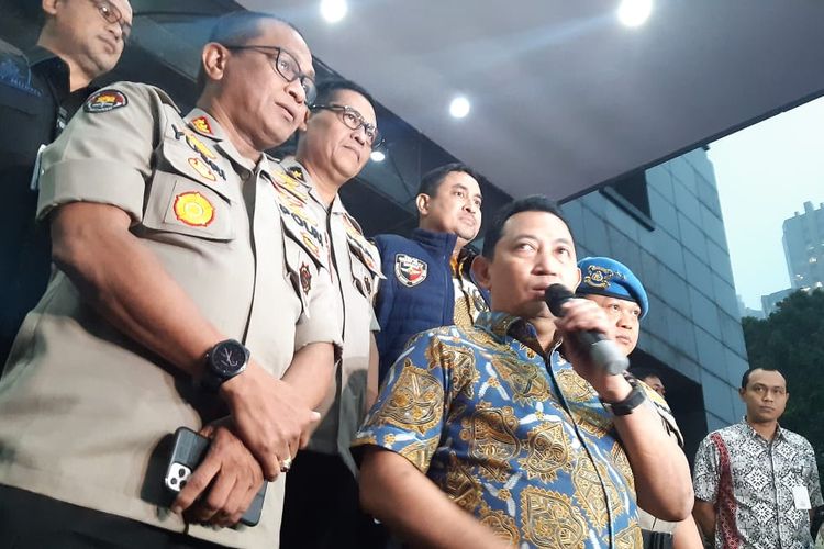 Kepala Bareskrim Polri, Komjen Listyo Sigit Prabowo saat mengumumkan pelaku penyerangan terhadap penyidik KPK Novel Baswdan di Polda Metro Jaya, Jumat (27/12/2019).