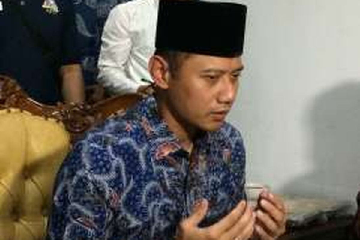Bakal calon gubernur DKI Jakarta, Agus Harimurti Yudhoyono di Pondok Pesantren Asshoddiqiyah, Jakarta Barat, Senin (10/10/2016).