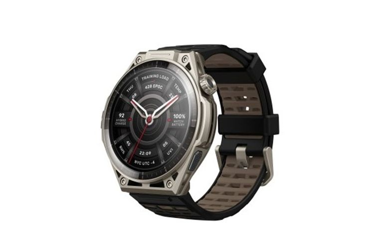 Amazfit Balance Ultra menggunakan material titanium, memiliki lima tombol fisik, dan dibekali baterai lebih besar berkapasitas 780 mAh.
