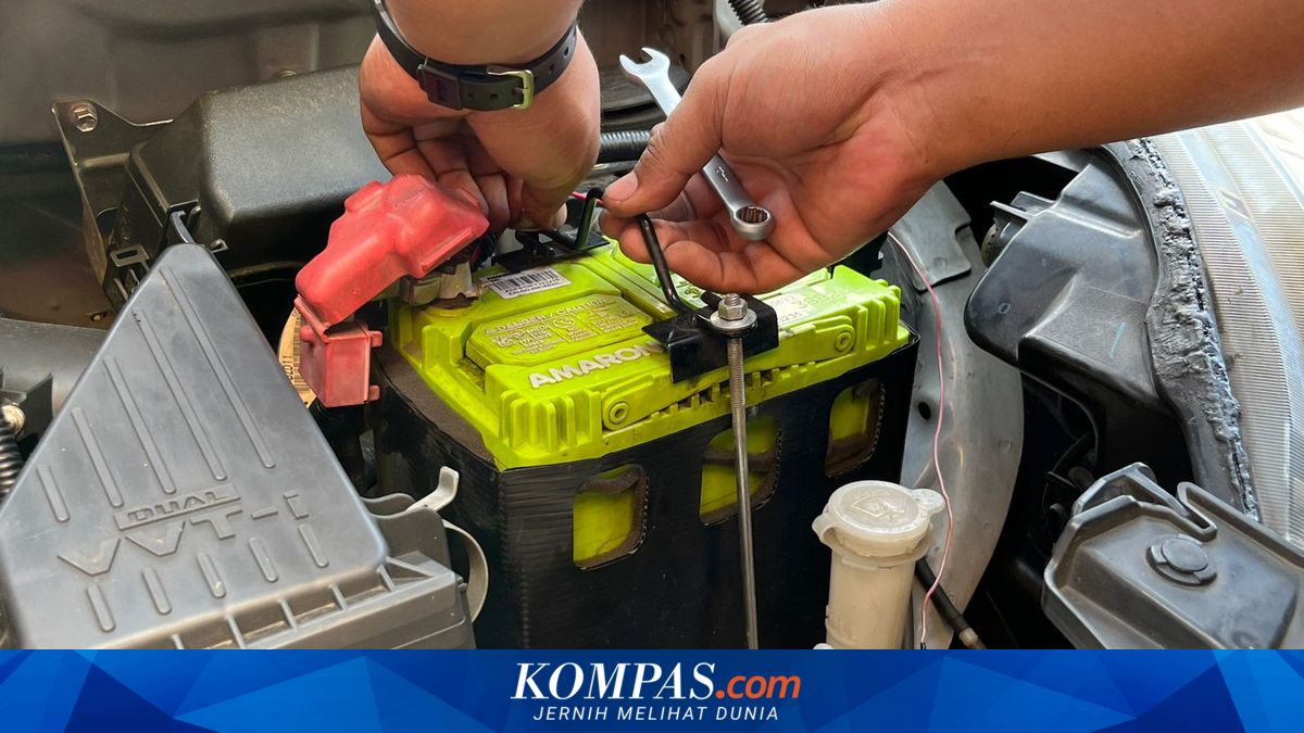 Jangan Tunggu Mogok, Ini Batas Aman Kesehatan Aki Mobil ~NA 

Klik untuk baca: