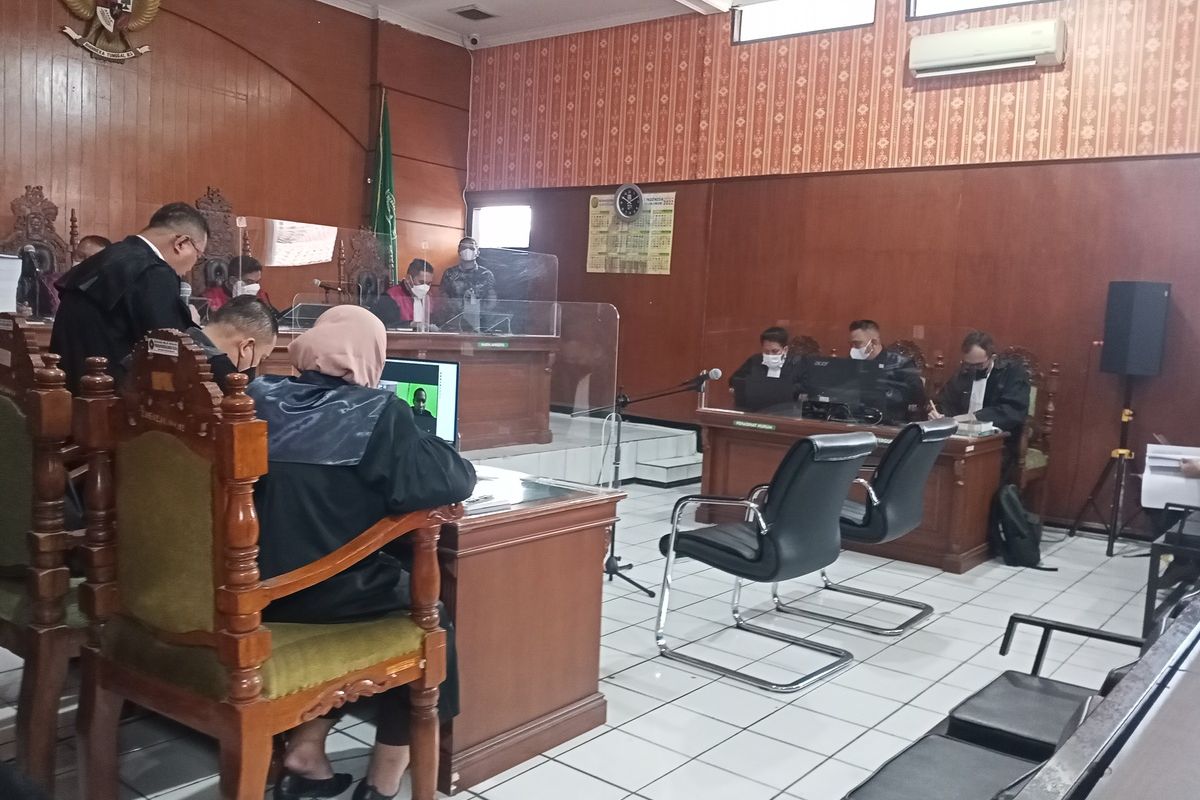 Nama sejumlah artis dan tokoh tanah air disebut oleh Jaksa Penuntut Umum (JPU) mendapatkan pemberian dari Doni Salmanan dengan Jumlah yang prihatin.