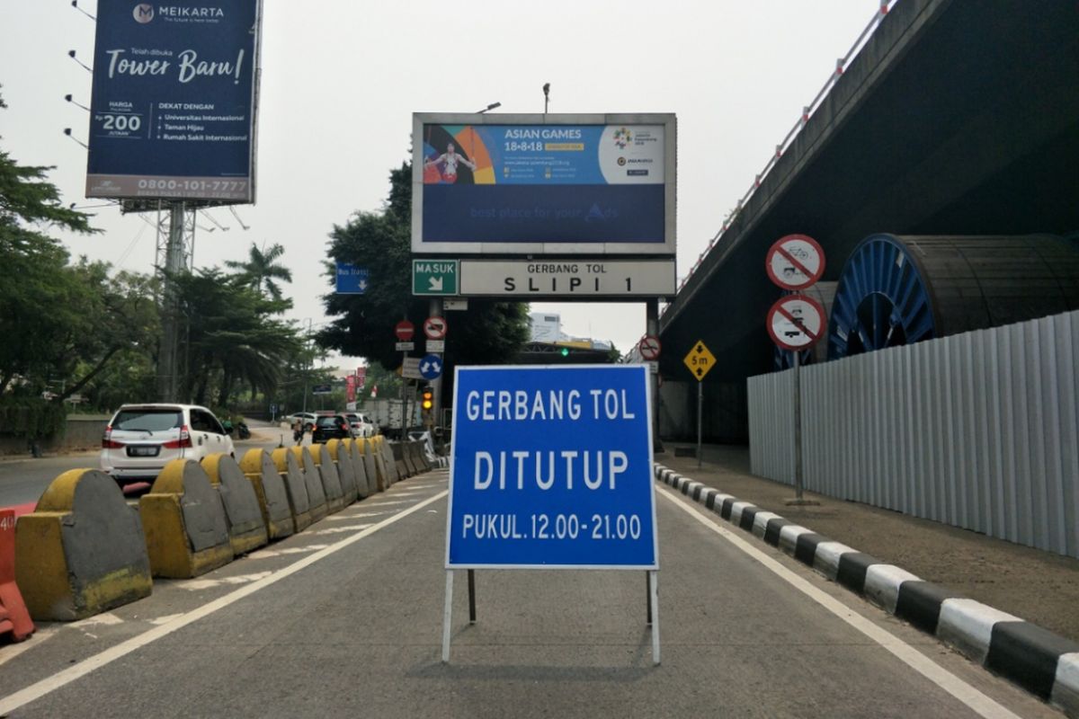 Simulasi penutupan sejunlah gerbang tol di Jakarta dimulai hari ini,  Rabu (1/8/2018). Salah satu gerbang tol yang ditutup dalam rangkaian kegiatan simulasi adalah Gerbang Tol Slipi 1.