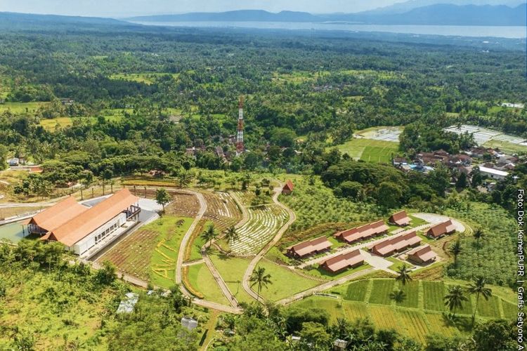 Kawasan Agrowisata Tamansuruh yang berlokasi di Kabupaten Banyuwangi, Jawa Timur. 