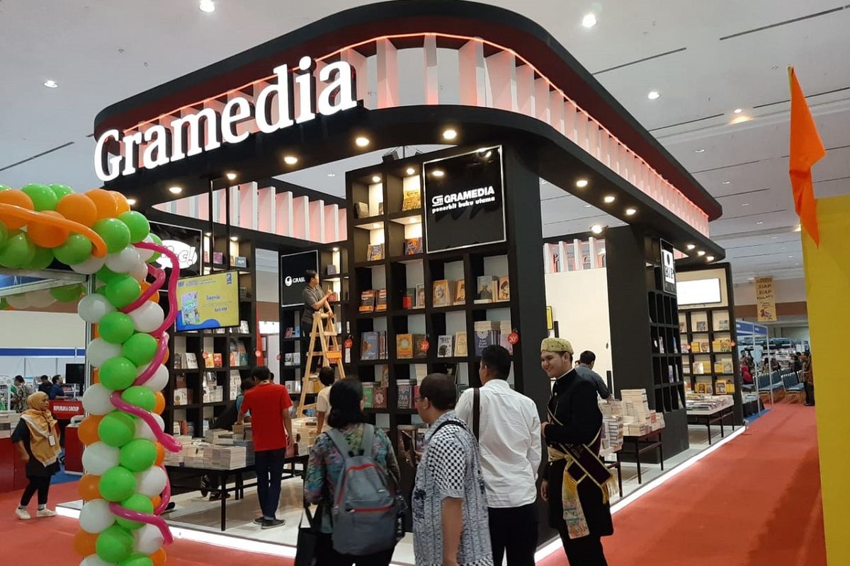 Toko Buku Gramedia sebagai salah satu peserta dalam Indonesia International Book Fair (IIBF) 2019 di Hall A Balai Sidang Jakarta Convention Center, Jakarta, pada 4 sampai 8 September 2019.