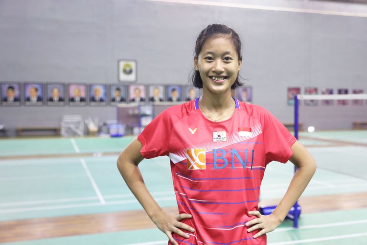 Satu wakil tunggal putra dan satu tunggal putri Indonesia memastikan diri lolos ke babak perempatfinal ajang bulutangkis Spain Masters 2021. 