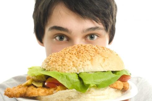 Awas, Sering Makan Fast Food Bisa Memicu Depresi pada Remaja