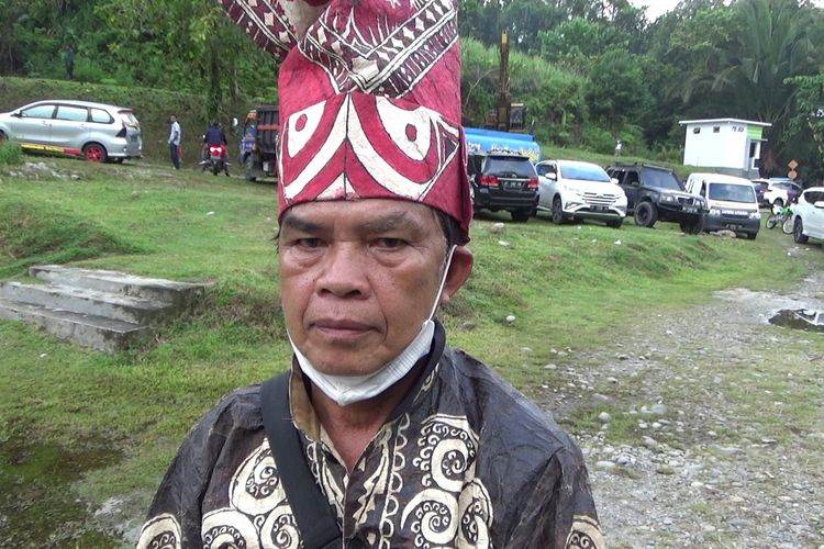 Pemimpin adat Rampi, Paulus Sigi, berharap kepada Presiden Joko Widodo agar Rampi diperhatikan dengan membangunkan akses yang lebih memadai, Kamis (19/5/2022).