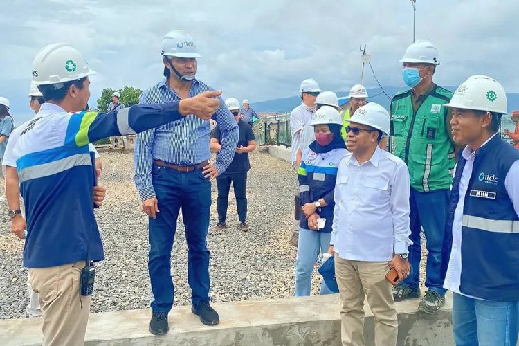 Gubernur Nusa Tenggara Timur, Viktor Bungtilu Laiskodat, meninjau langsung Kawasan Ekonomi Khusus (KEK) Tanah Mori, Kecamatan Komodo, Manggarai Barat, yang rencananya akan menjadi venue pertemuan para pemimpin negara Asean pada Mei mendatang, pada Rabu (1/2/2023).