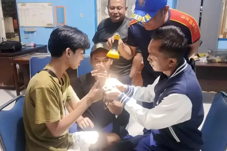 Iseng Main Borgol Temuan hingga Terkunci, Remaja di Ponorogo Datangi Kantor Damkar