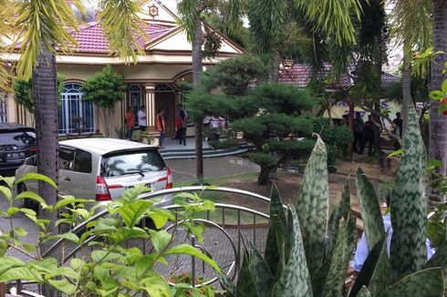 Geledah Rumah Gubernur Kepri, KPK Bawa Satu Koper dan Tas Ransel 