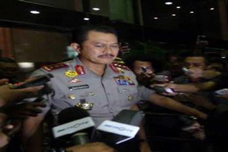 Wakapolri Komisaris Jenderal (Pol) Nanan Soekarna, seusai diperiksa di Komisi Pemberantasan Korupsi, Rabu (6/3/2013).