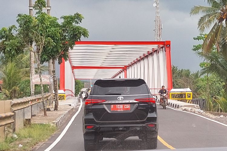Salah satu jembatan di jalur Pansela, Jawa Barat