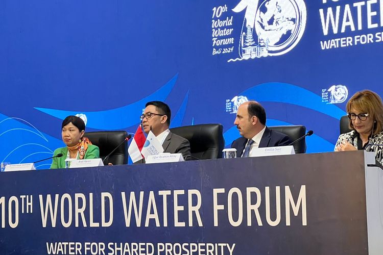 Wali Kota Samarinda Andi Harun (dua dari kiri) saat menjadi pembicara dalam World Water Forum di Bali, Rabu (22/5/2024).