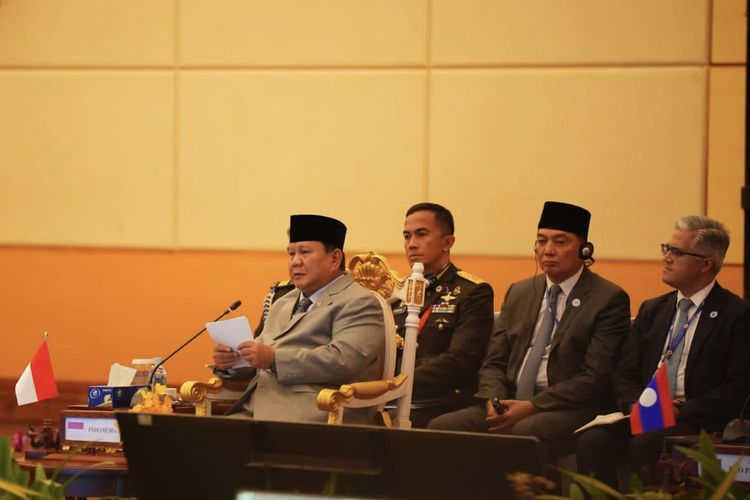 Menteri Pertahanan (Menhan) Prabowo Subianto saat memberi sambutan pada forum Menhan se-ASEAN atau Defence Ministers’ Meeting (ADMM) Retreat di Siem Reap, Kamboja, Selasa (22/11/2022).
