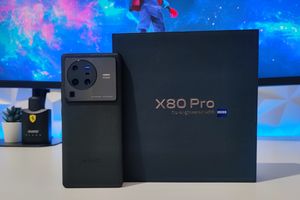 Unboxing dan Kesan Pertama Menjajal Vivo X80 Pro, Besar dan Mewah