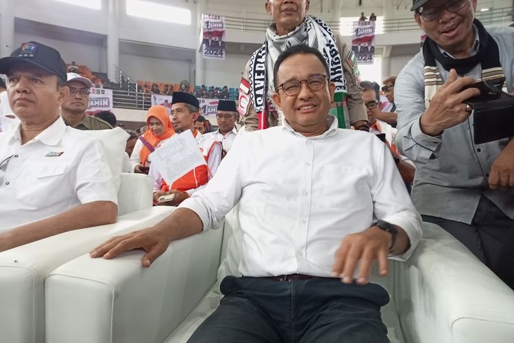 Calon presiden nomor urut 1, Anies Baswedan saat kampanye perdana di Gor Laga Satria Laga Tangkas, Cibinong, Kabupaten Bogor, Jawa Barat, Selasa (28/11/2023).