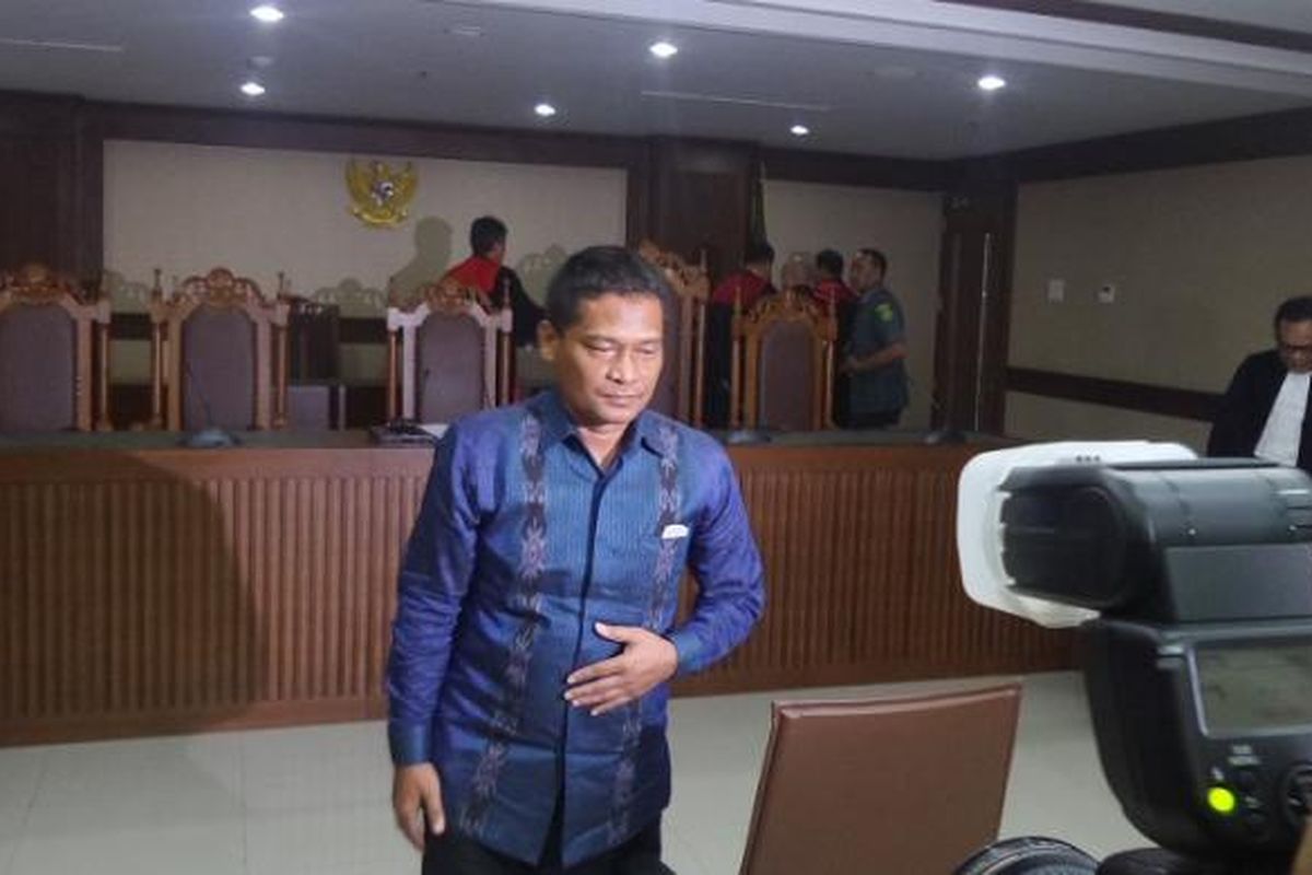 Panitera Pengadilan Negeri Jakarta Utara Rohadi, seusai sidang dakwaan di Pengadilan Tipikor Jakarta, Senin (5/9/2016).