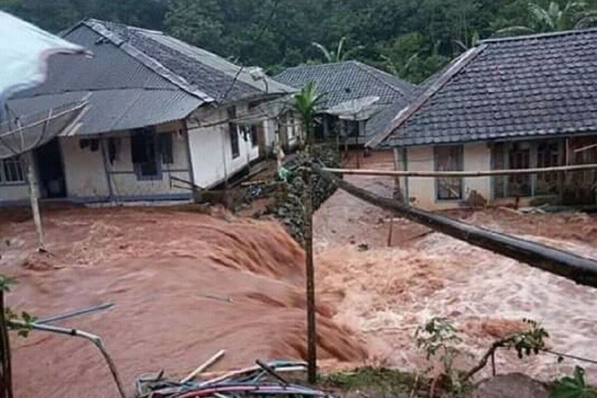 Ilustrasi banjir rendam permukiman penduduk