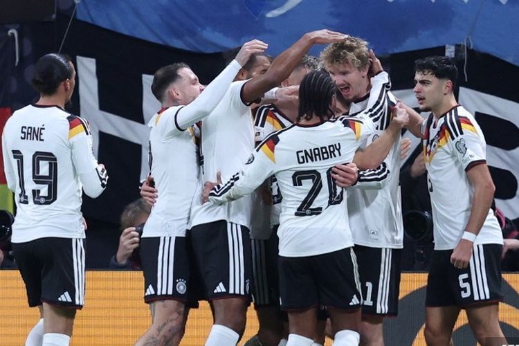 Penyerang Timnas Jerman Nick Woltemade merayakan gol ke gawang Slovakia. Timnas Jerman memastikan kelolosan ke Piala Dunia 2026 setelah pesta gol mengalahkan Slovakia 6-0 di matchday 6 Kualifikasi Piala Dunia 2026 Zona Eropa.