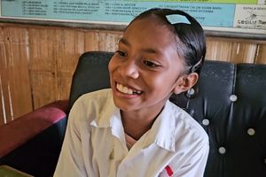 Mimpi Besar di Balik Kaki Tanpa Alas, Kisah Theresia dan Pejuang Cilik Pendidikan di Ngada